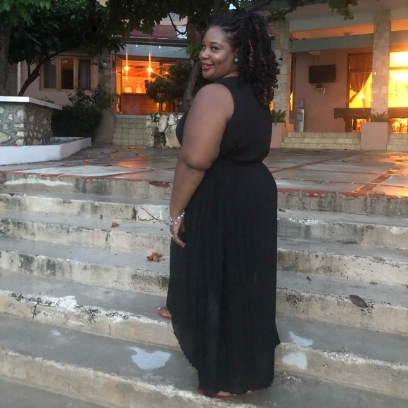 Plus Size - Picture 4 of 5